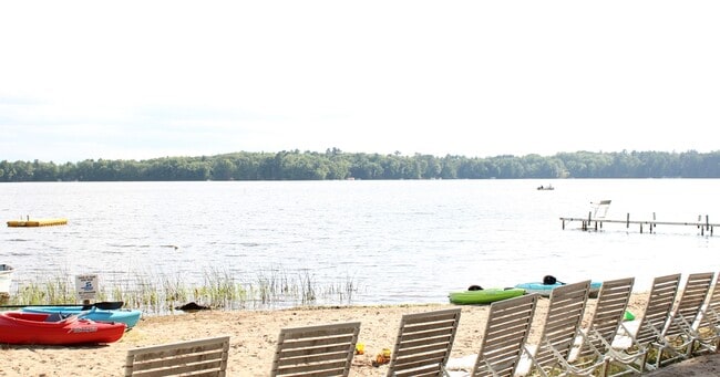 Includes beach, lake and kayak access - 4152 Satuit Ln