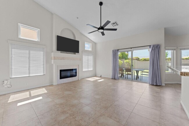 Foto del edificio - 4423 E Vista Val Verde Dr