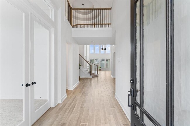 Foto del edificio - 1027 Windy Creek Path