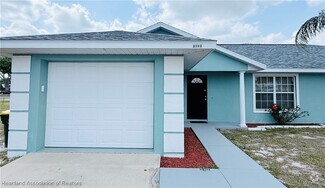 Building Photo - 3705 Vilabella Dr