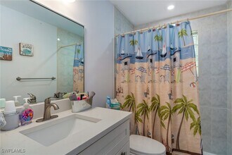 Building Photo - 1140 Rainbow Dr