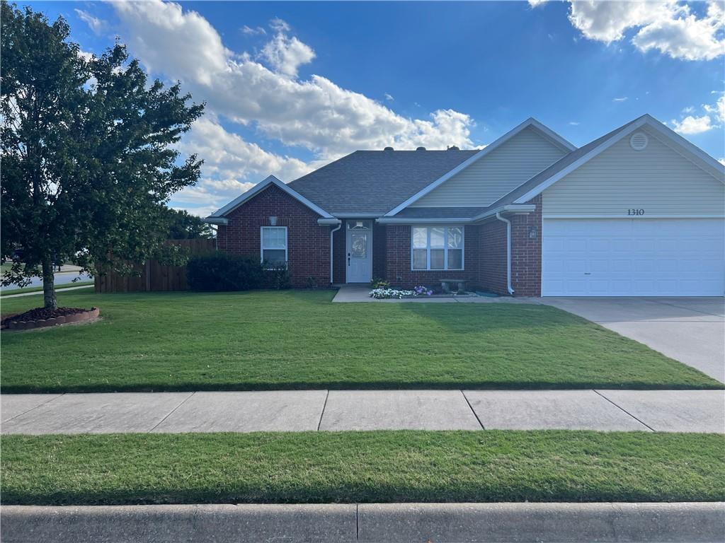 1310 E Courage, Siloam Springs, AR 72761 House Rental in Siloam