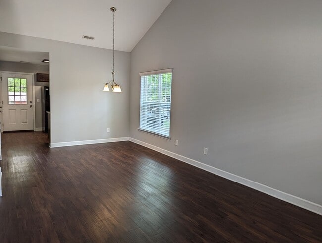 Building Photo - 128 Mackwood Rd