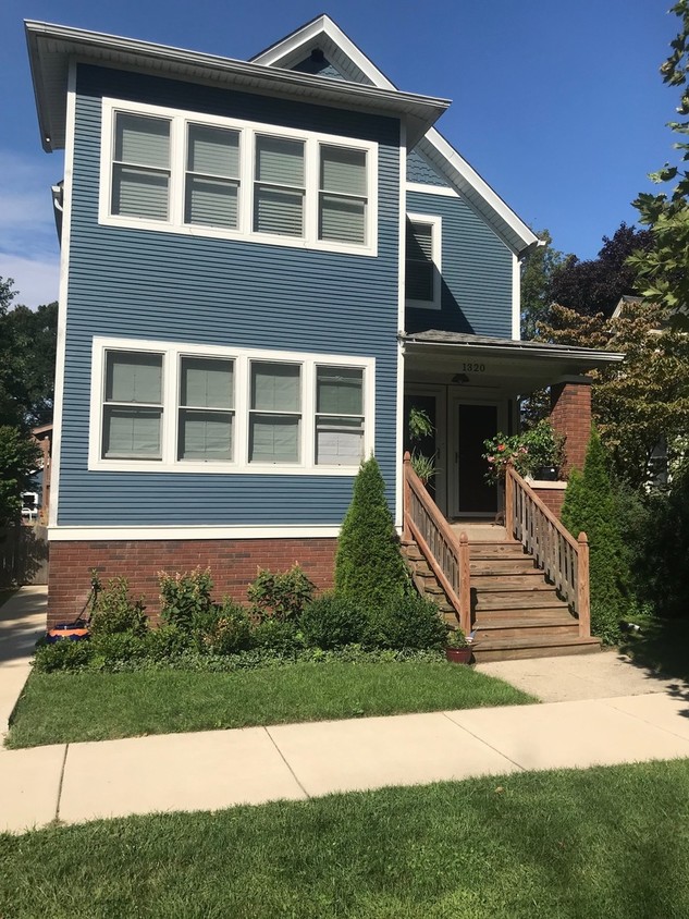 Primary Photo - 1320 Ashland Ave