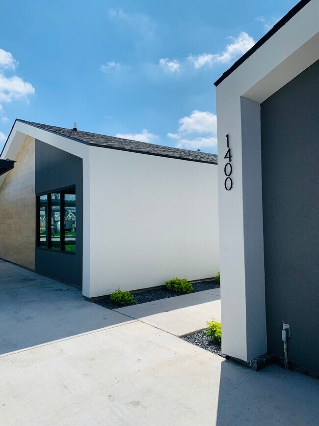 Foto del edificio - 1400 Hibiscus Ave