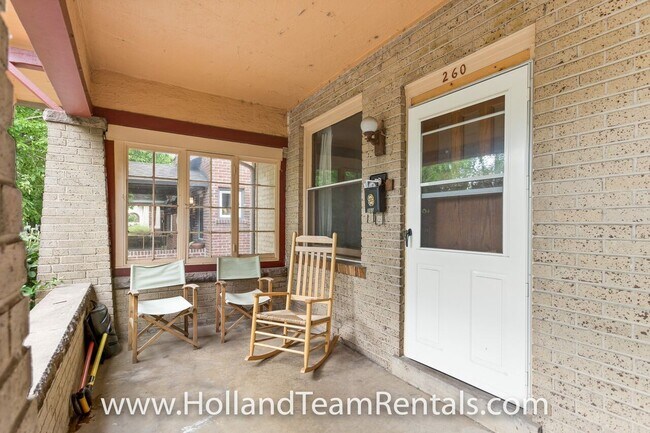 Building Photo - AWESOME WASH PARK FULL DUPLEX! 2 UNITS FOR...