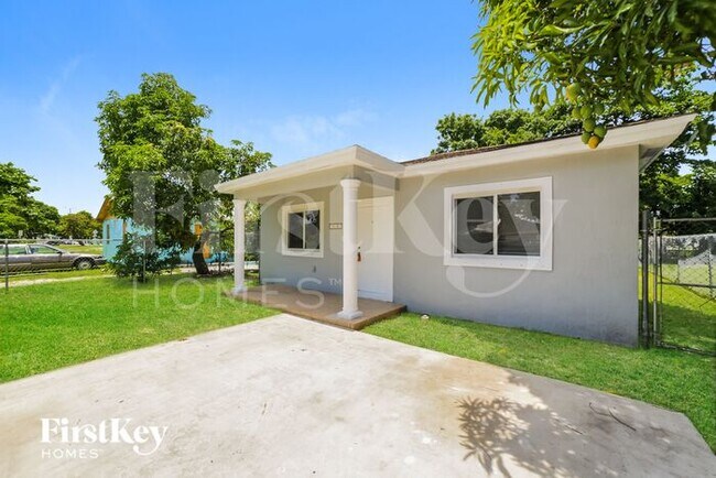Foto del edificio - 10131 W Indigo St