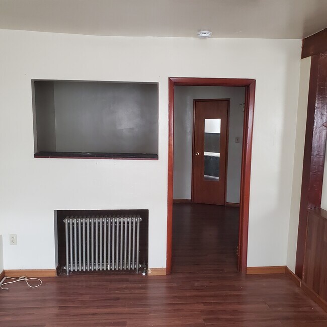 Bedroom - 27 Monroe St