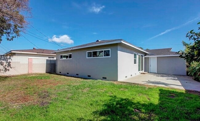 Building Photo - 24617 Marine Ave