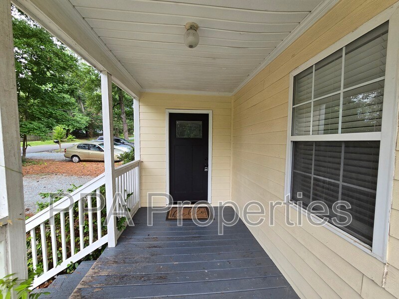 Foto principal - 2400 Francis St