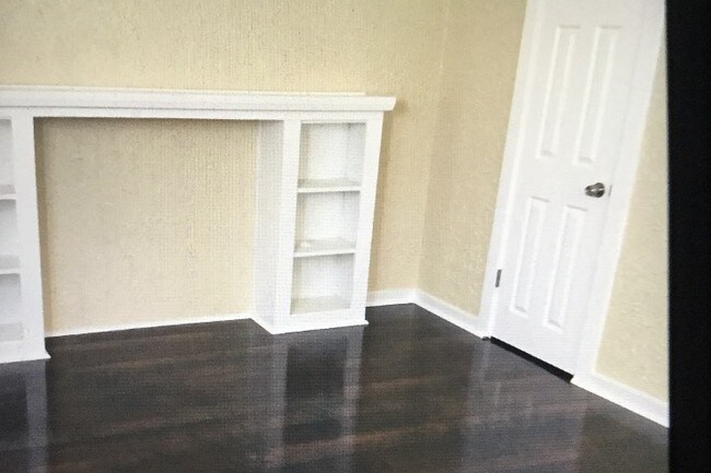 Sala de estar - 5023 Bakman Ave