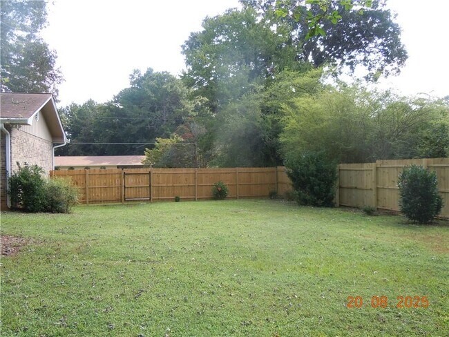 Building Photo - 5762 Fairfield Pl