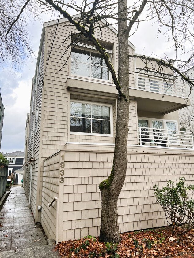 Primary Photo - Stunning 2 Bedroom Townhouse Just Steps to...