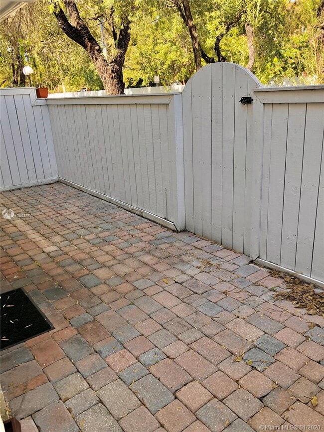 Building Photo - 4550 SW 68th Ct Cir