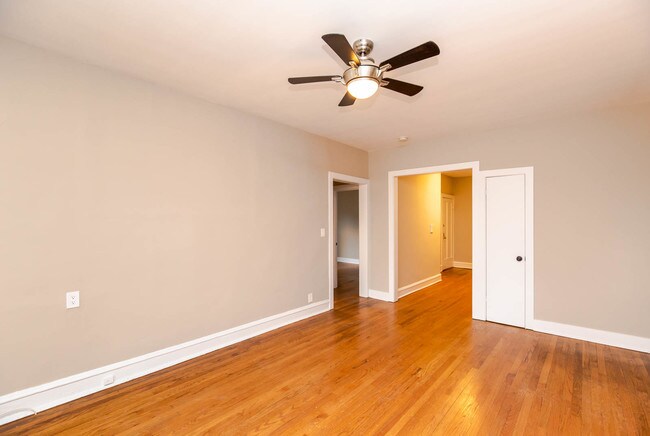 Building Photo - 1337 W Touhy Ave