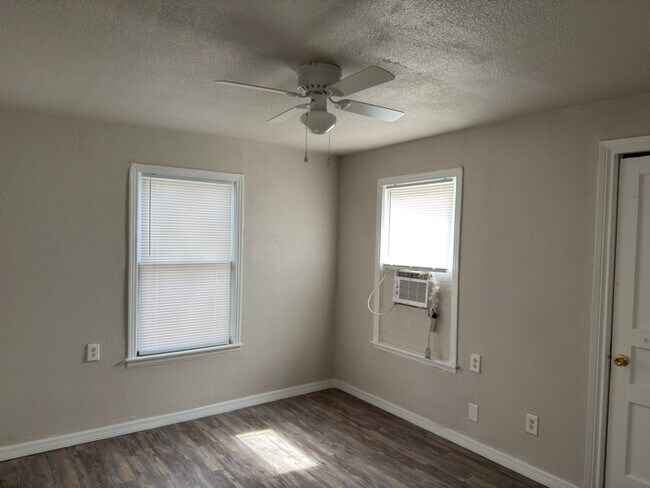 Foto del edificio - 1422 W Mariposa Dr