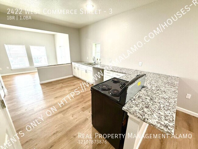 Foto del edificio - 2422 W Commerce St