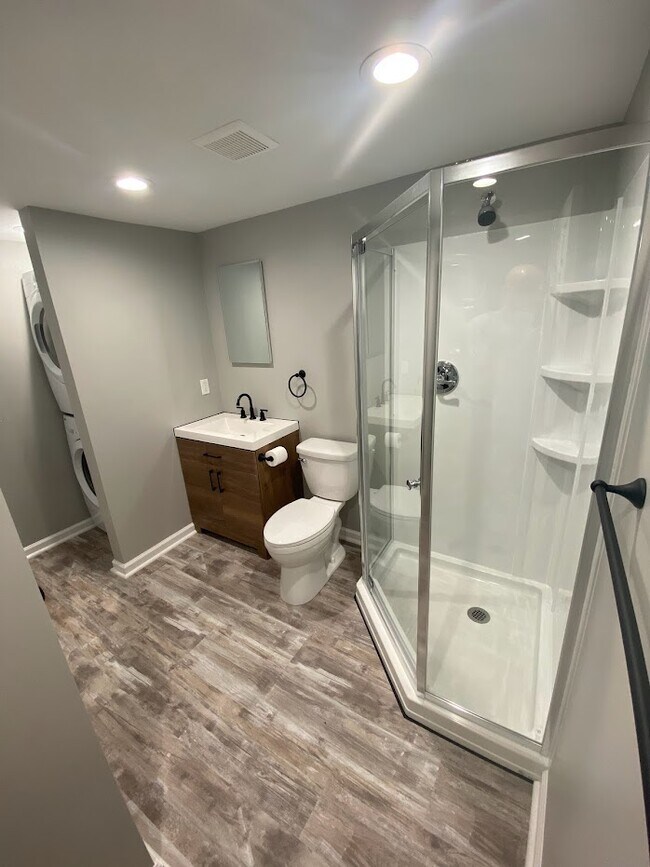 Building Photo - 321 George St