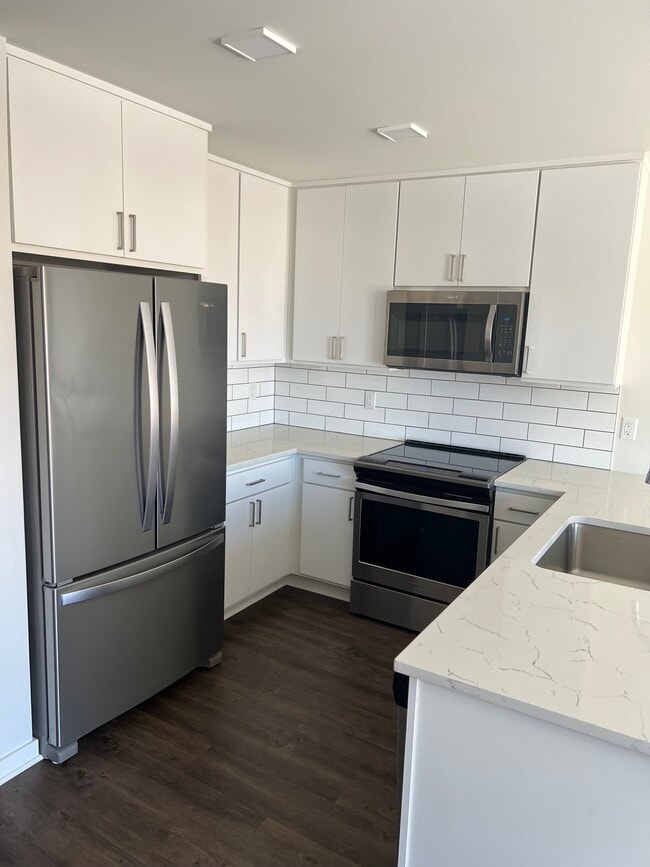 French Door refrigerator with ice maker - Vantage on the Park