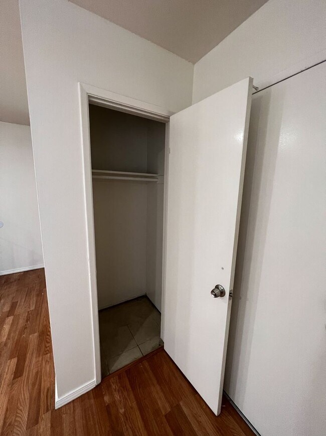 Foto del edificio - **17505 Amantha Carson** 5 bedrooms 2 bath...