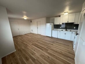 Building Photo - 2410 Haskell St