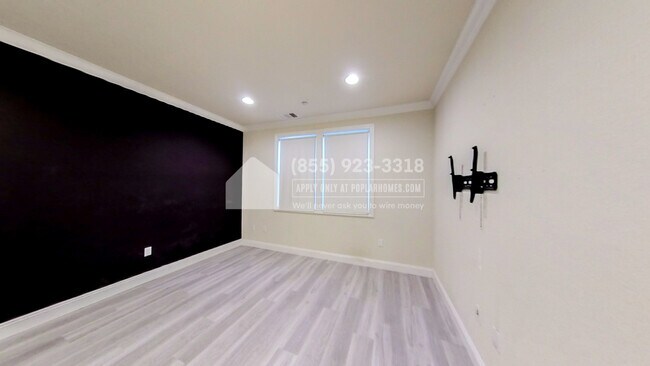 Building Photo - 1132 McKay Dr
