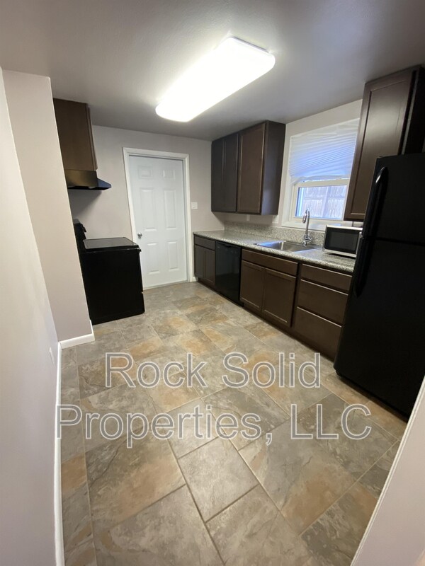 Foto del edificio - 2020 Dunn Ave