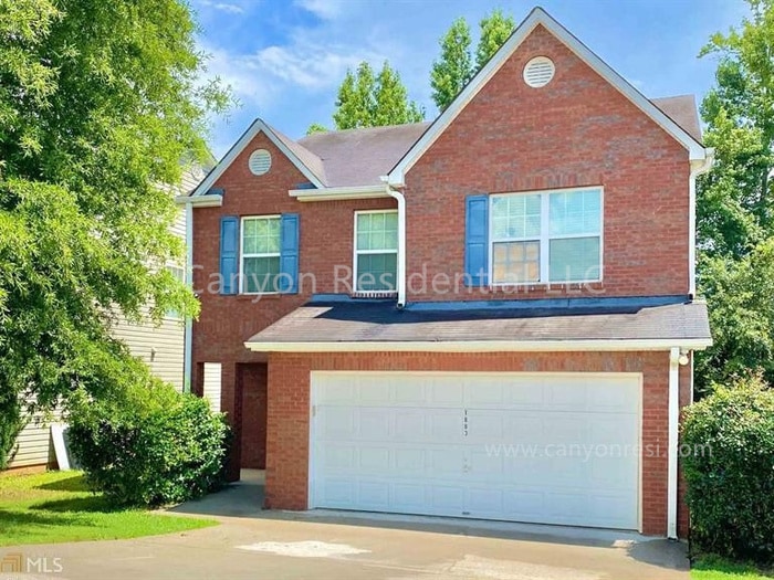 Primary Photo - Fantastic 4 Bedroom 2/5 Bath in a great area!