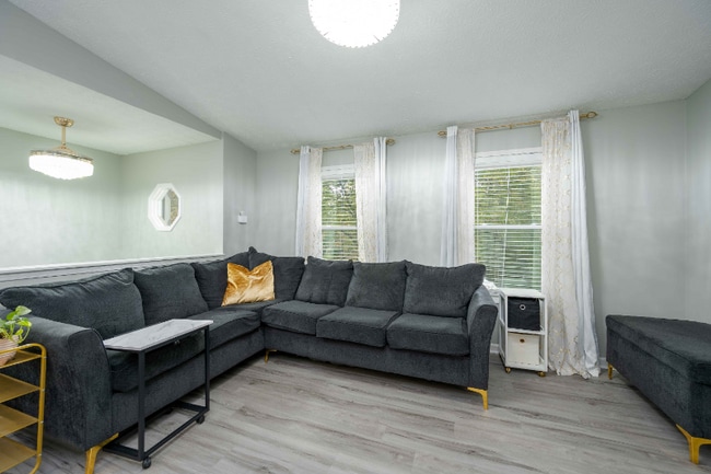 Photo - 4348 Bradley Dr SW House