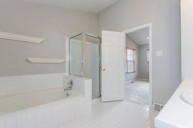 Foto del edificio - 105 Farrington Ct