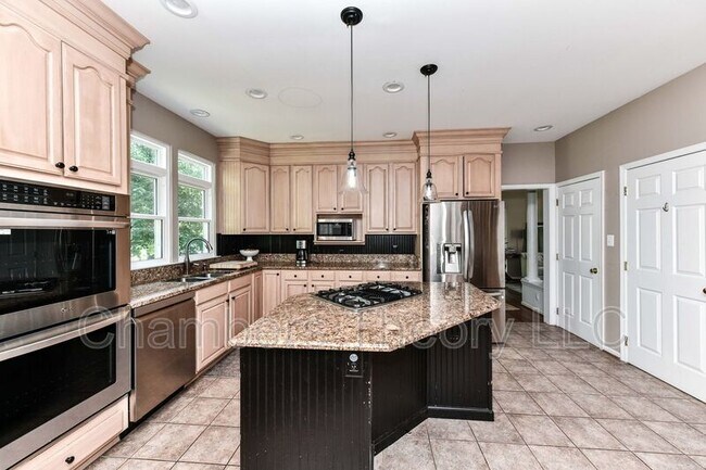 Building Photo - 641 Meade Dr SW