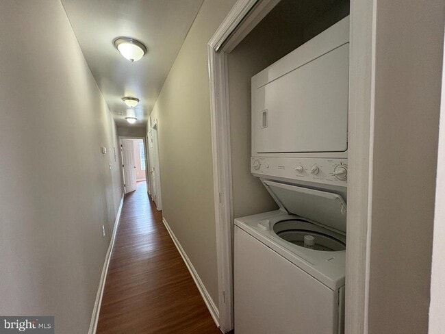 Building Photo - 222 N Liberty St