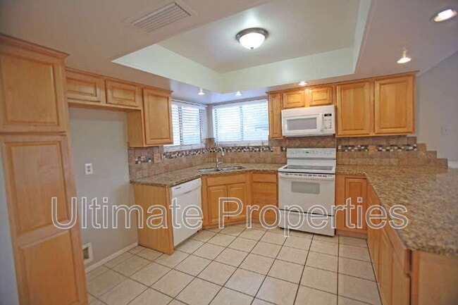 Building Photo - 5736 W Angela Dr