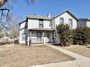 Building Photo - 757 W Grand Ave