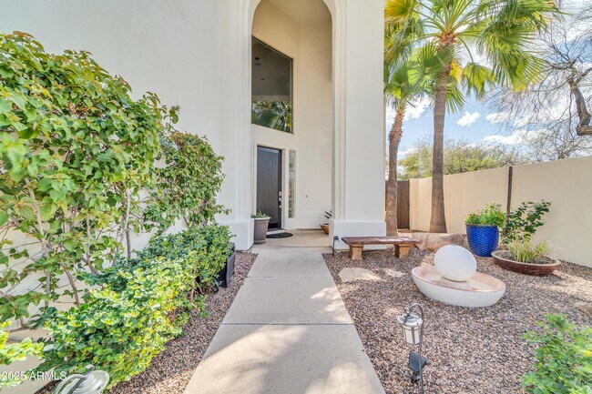 Foto del edificio - 7557 E McLellan Ln