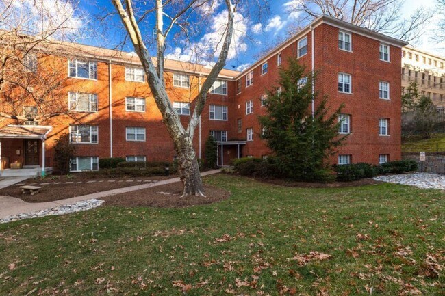 Foto del edificio - 1423 N Nash St