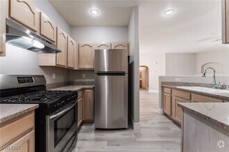 Building Photo - 1705 Hills of Red Dr