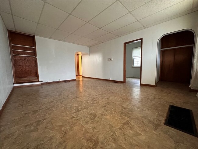 Building Photo - 3518 Maple St