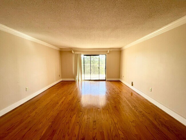 Foto del edificio - Middleborough Condominiums.
