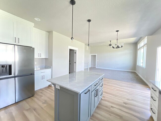 Building Photo - 3 bed 2 bath House in Nephi