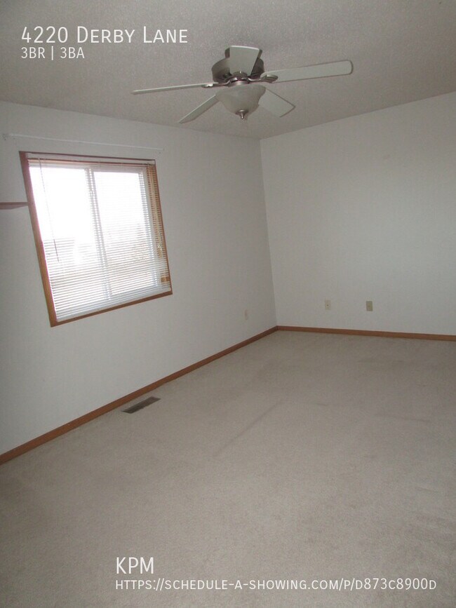 Foto del edificio - 4220 Derby Ln