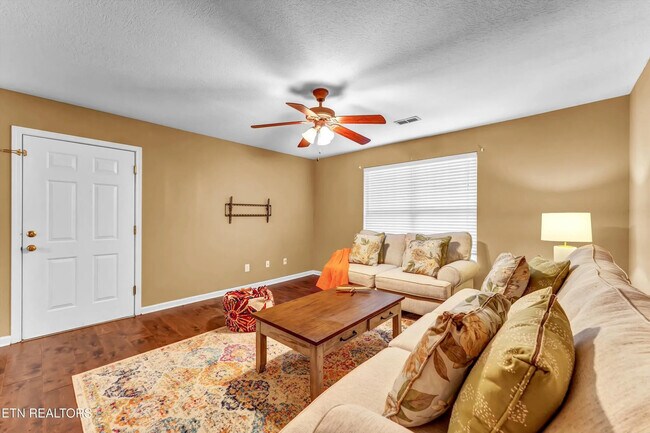Building Photo - 4817 Poplar Crest Way