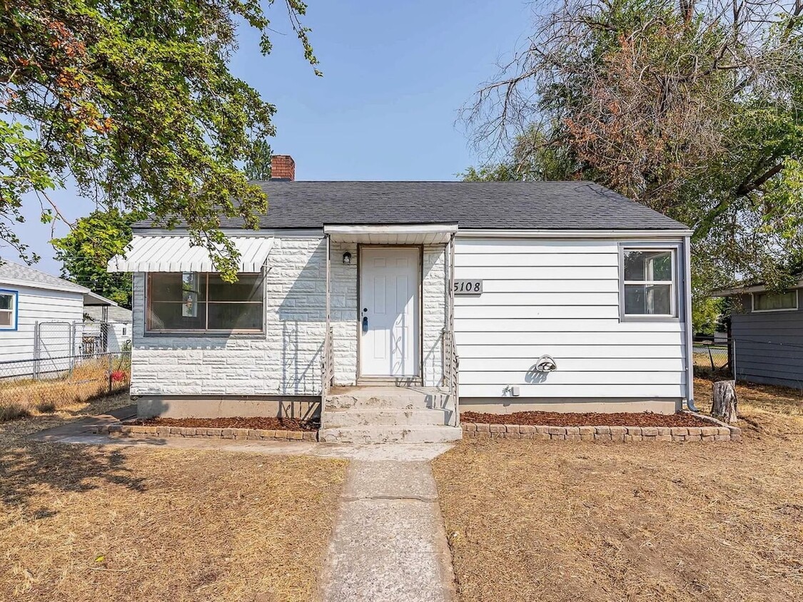 Primary Photo - Charming, Updated 3 Bed Spokane Home with/...