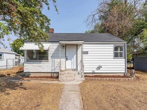 Building Photo - 5108 N Elm St
