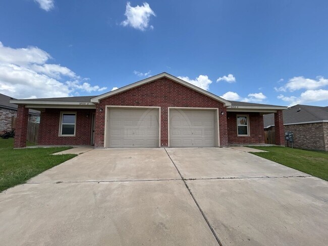 Foto del edificio - 5705 Rustler Dr