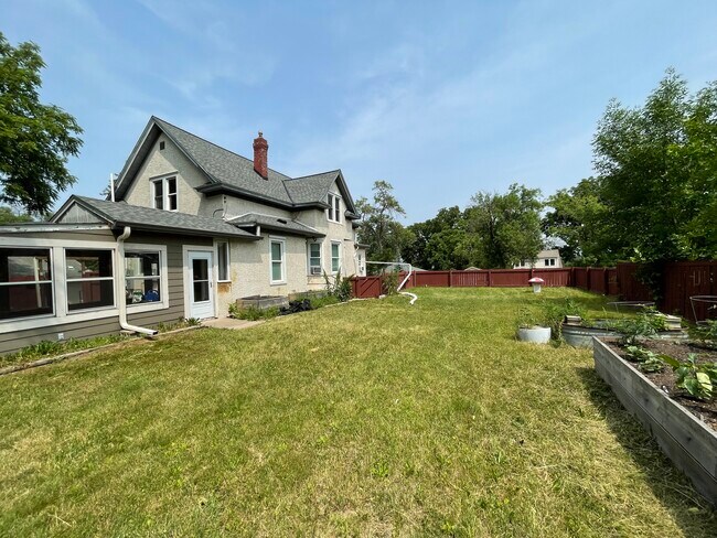 Space to garden or relax in the shade - 184 Butler Ave E