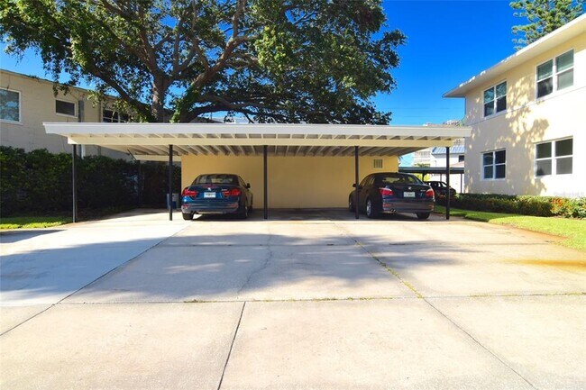 Foto del edificio - 606 12th Ave NE