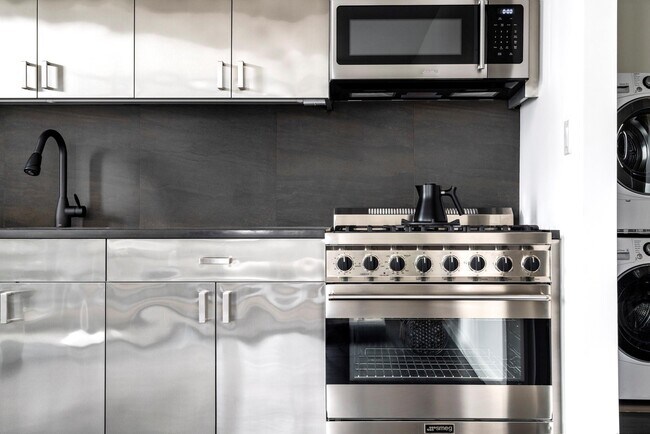 Foto del edificio - 37-40-40 27th St
