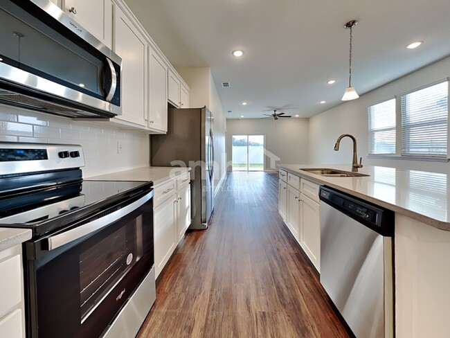 Foto del edificio - 76 Elcano Ln