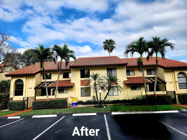 Exterior del Quad - 10367 S Circle Lake Dr